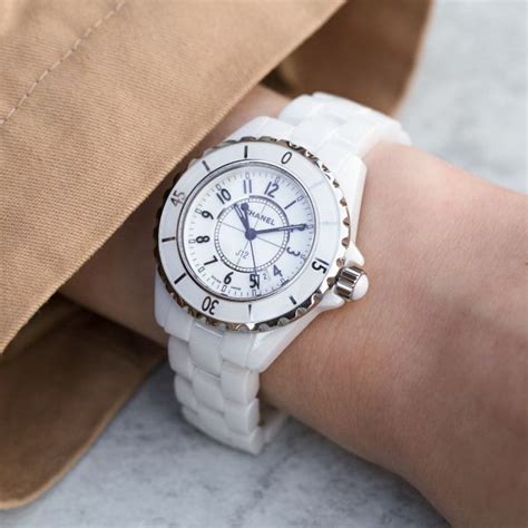 montre chanel j12 blanche occasion|chanel j12 pre owned.